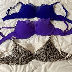 3 Victoria’s Secret 34 DD bras